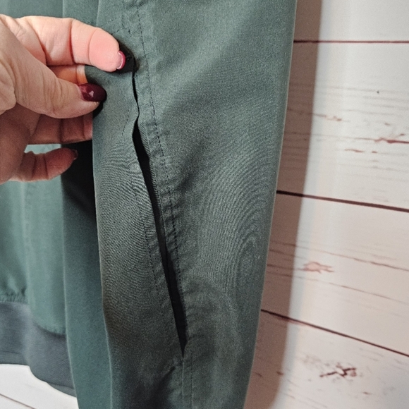 Chase Edward Green Golf Vest - Picture 6 of 10